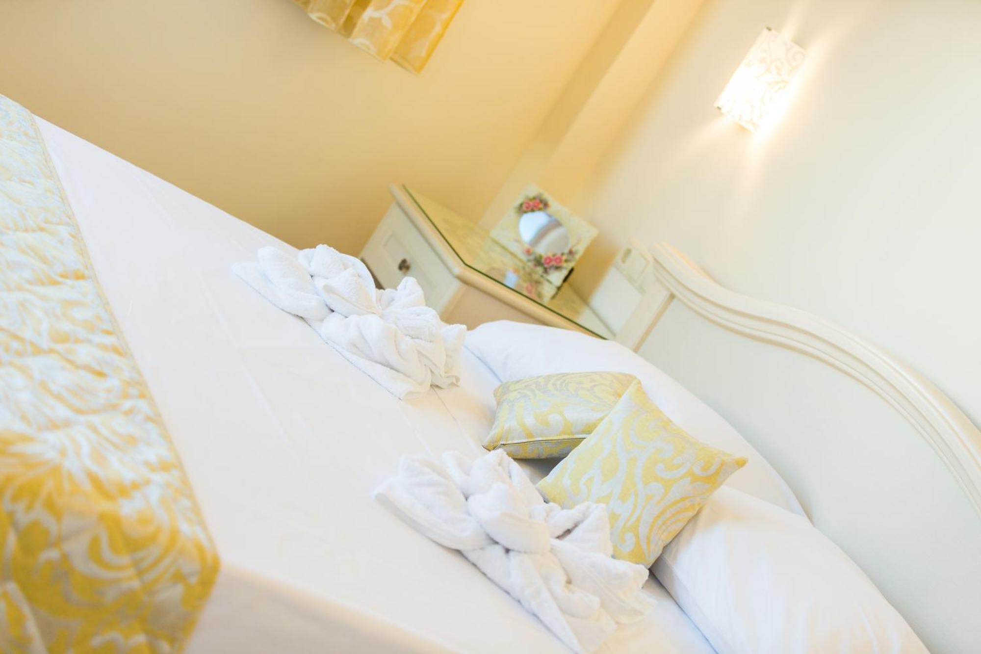 Polyxenia Suites Réthimno Kültér fotó